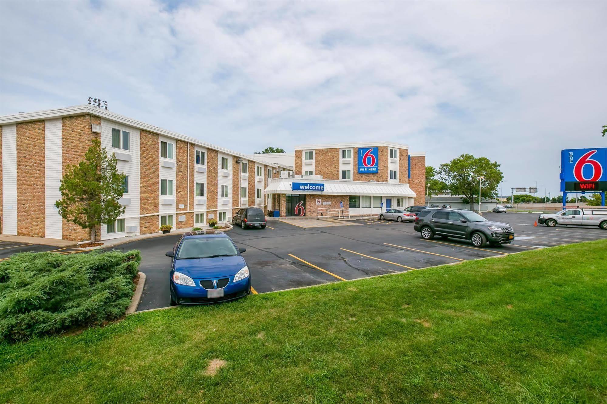 Motel 6 Minneapolis Airport - Mall Of America מראה חיצוני תמונה
