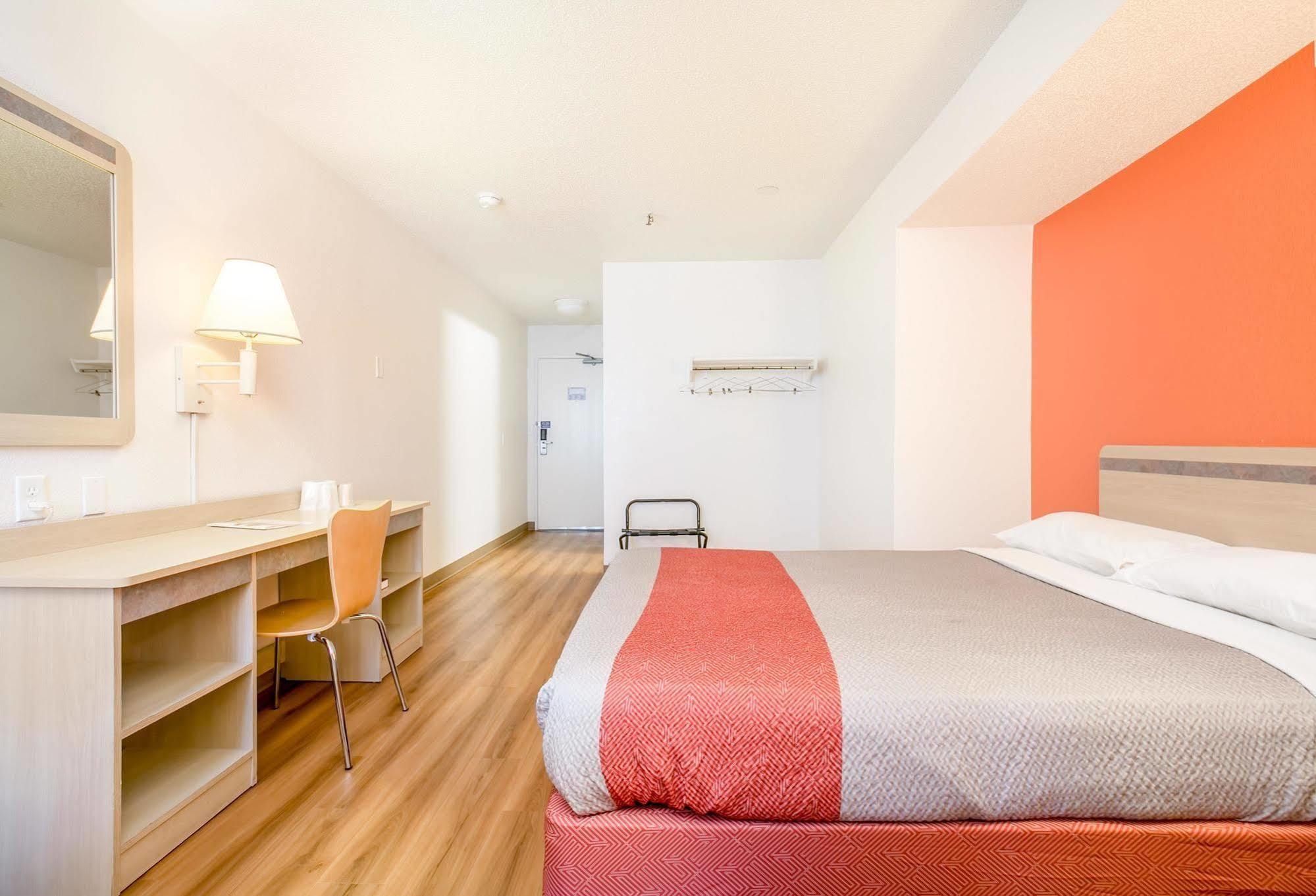 Motel 6 Minneapolis Airport - Mall Of America מראה חיצוני תמונה
