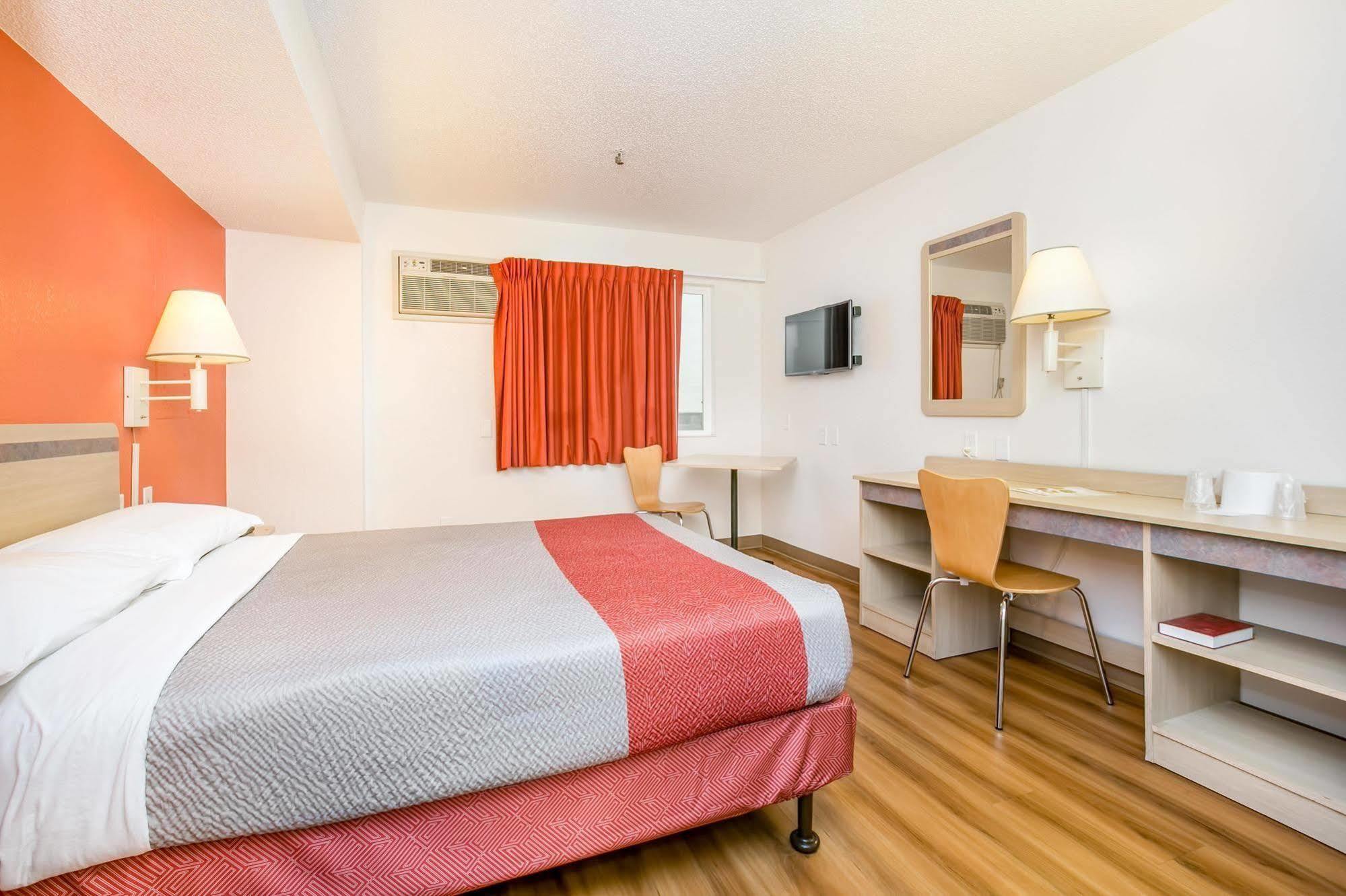Motel 6 Minneapolis Airport - Mall Of America מראה חיצוני תמונה
